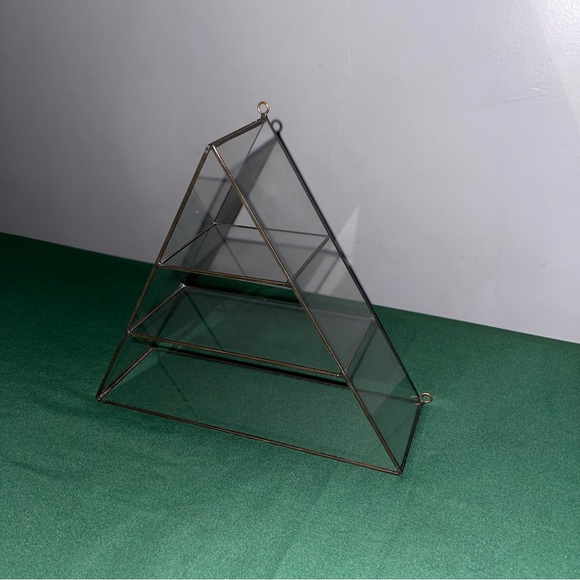 glass triangle shelf - Picture 1 of 2